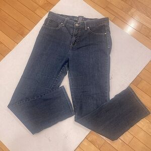 Lois, Comfort Waist, Denim Straight Leg women’s medium washed Jeans Size 29